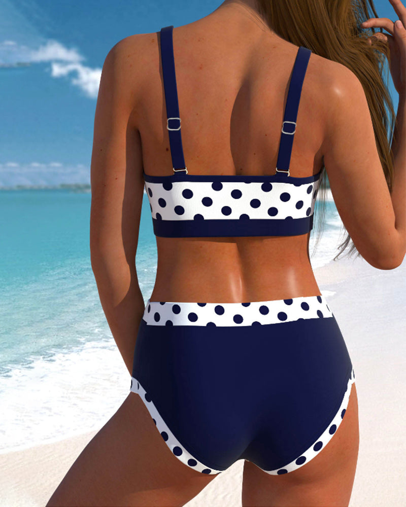 Liesbeth - Hochgeschnittener Polka Dot Bikini mit Patchwork-Design.