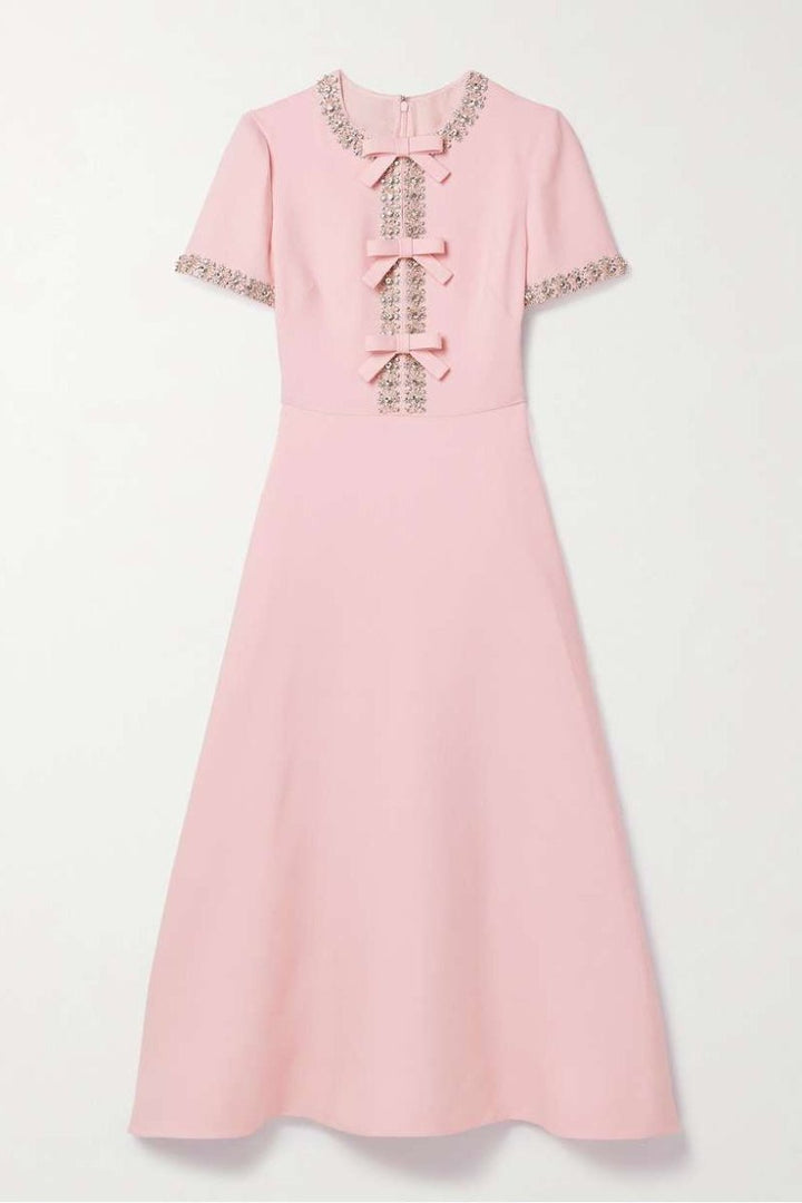 Aria™ | Kleid mit Kristallverzierungen und Schleifendetail